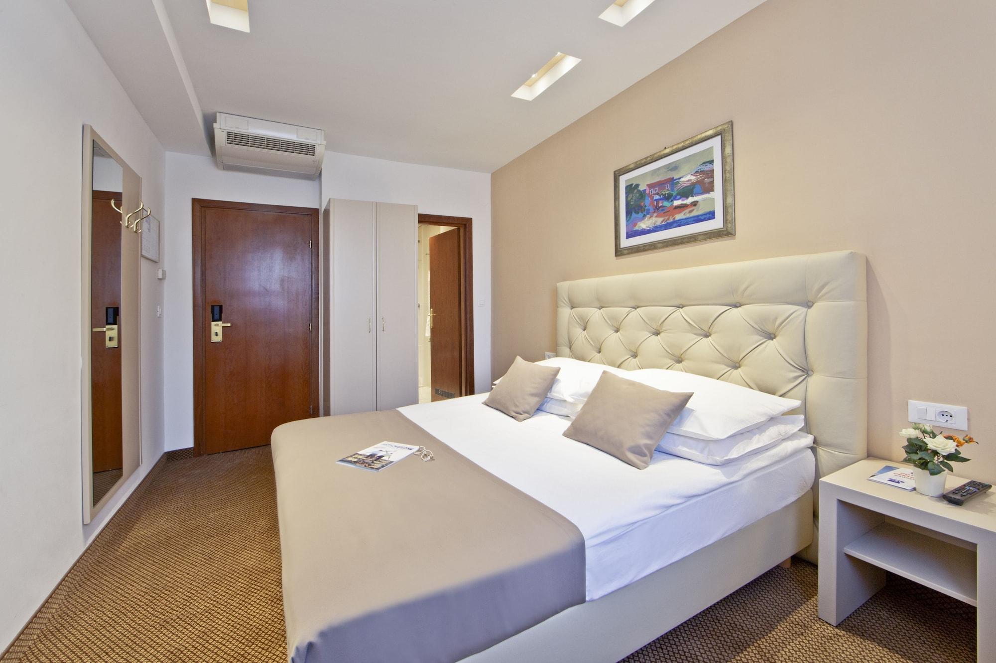 Szálloda Hotel Central Zágráb