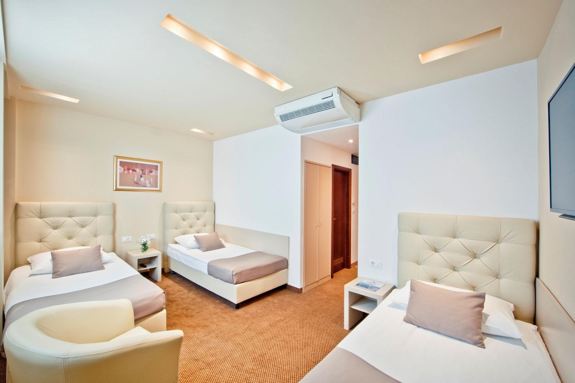 Szálloda Hotel Central